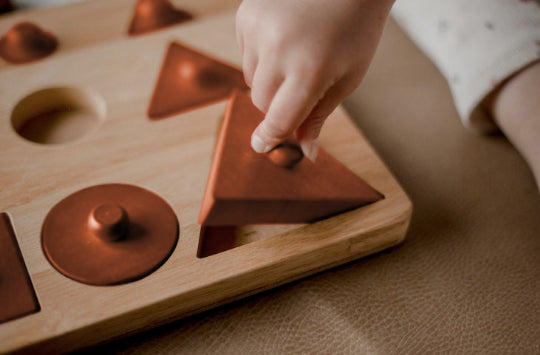 Wooden Shape Discovery Puzzle – Easy-Grip for Toddlers